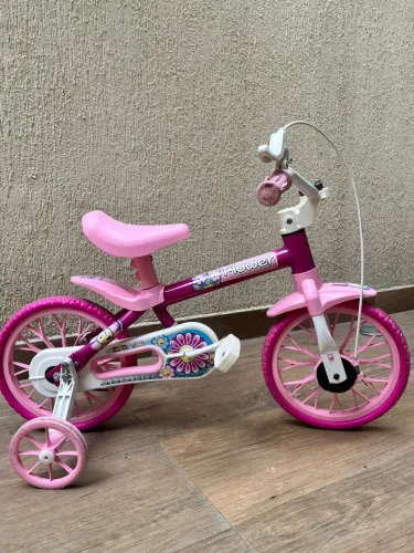 Bicicleta para crianças até 4 anos