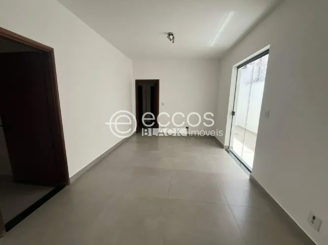 Casa à venda, 3 quartos, 1 suíte, 3 vagas, Vigilato Pereira - Uberlândia/MG