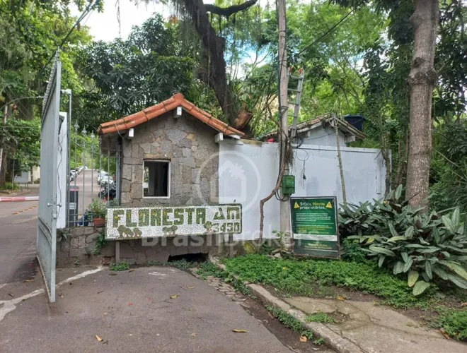 Terreno no condomínio Floresta com 635m²