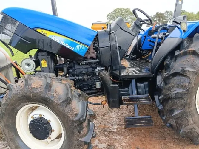 Trator New Holland TL85E 