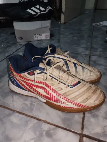 CHUTEIRA UMBRO SALA Z CLUB TAM 43
