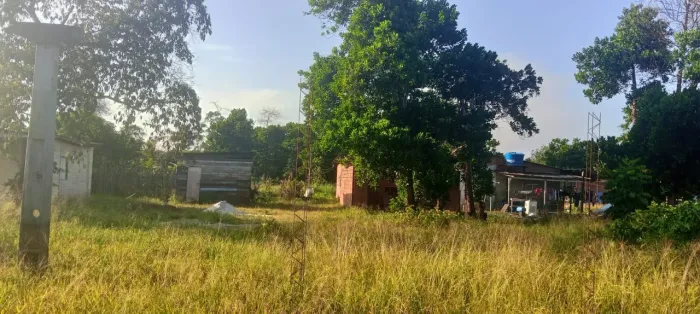 Vendo um terreno no coração em fase de construção