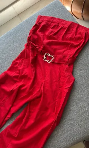 Macacão vermelho
