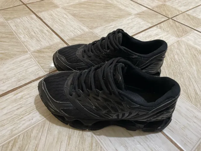 Tênis Preto Estiloso e Super Confortável