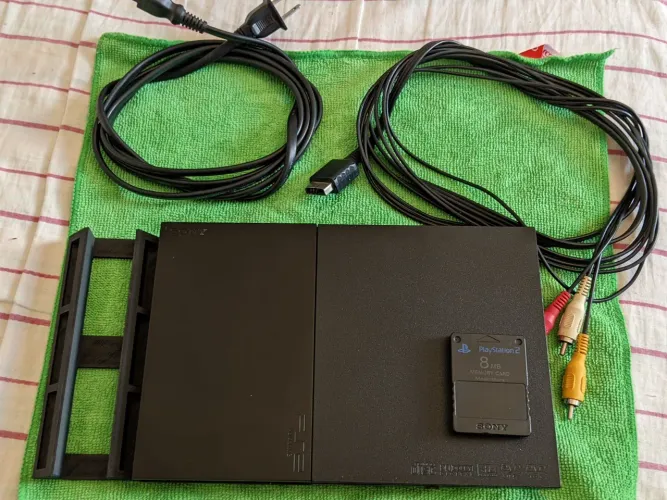 PlayStation 2 Slim (Com Memory Card Original e Cabos) - Sem Controle