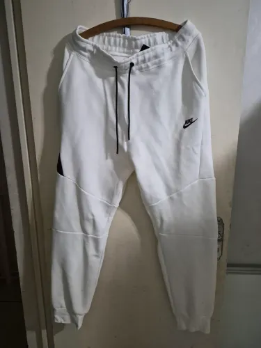 Calça Nike Tech