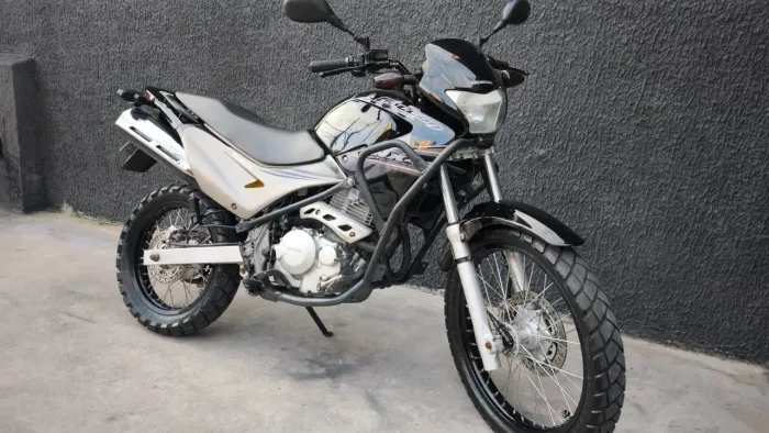 Vendo Falcon 400 ano 2008 impecável 