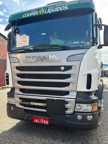 Scania R440 automático