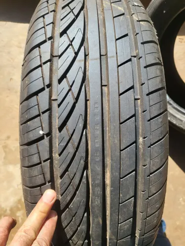 Pneu semi novo 235 /60/18 -1 Pneu