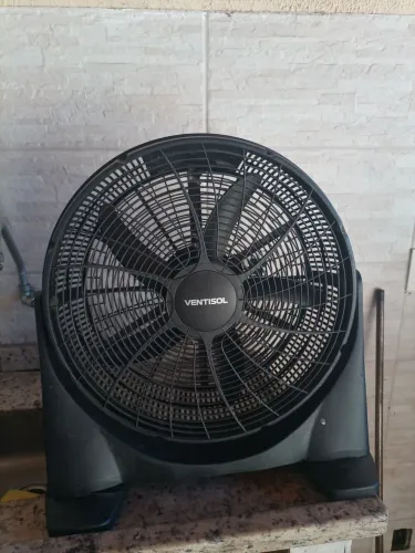 Vendo ventilador. Não entrego. Não troco.