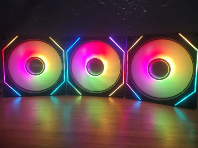 Kit 03 de Fans RGB espelhado+ Controladora e controla