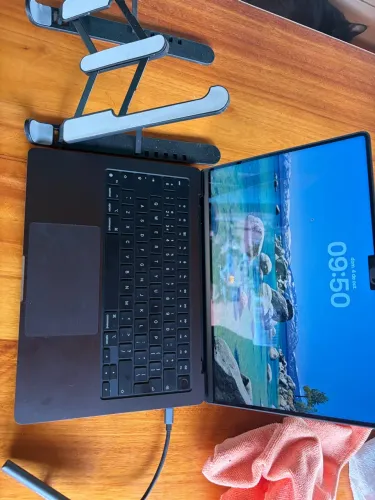 MacBook Pro M3 18GB RAM 1TB - Semi-novo | Excelente estado| Dispenso curiosos