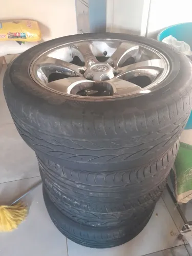 Vendo roda da Hilux aro 20