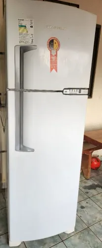 Vendo Geladeira  Frost Free Turbo Bem conservada