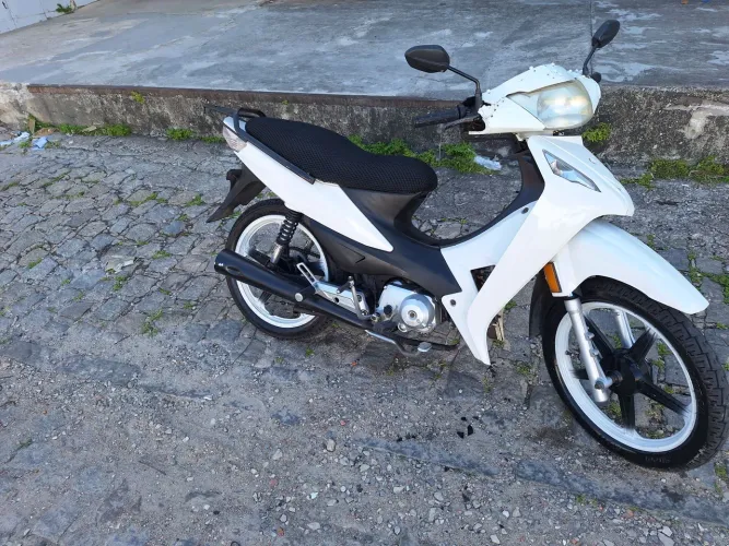 Vende-se essa Traxx Moby