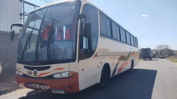 Ônibus Rodoviário Motor dianteiro M.B.1722