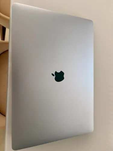 MacBook Pro 16" (2019) - R$ 3000