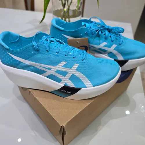 ASICS Metaspeed Ray 42 - NOVO + Nota Fiscal - Original