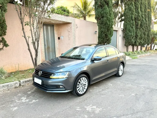 Volkswagen Jetta Comfortline 1.4 TSI 16V 4P Aut. 2018