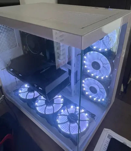 PC GAMER BRANCO RX 9060XT I5 12400F SSD KINGSTON 1TB 32GB RAM