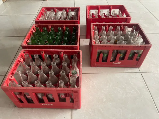 Caixote+garrafas retornáveis 3 completos de 290 ml 1 de 200 ml