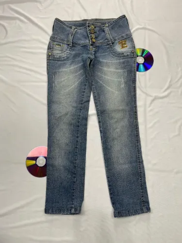 Calça jeans cintura media