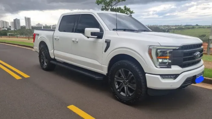 Ford F-150 Lariat 4X4 5.0 V8 2023