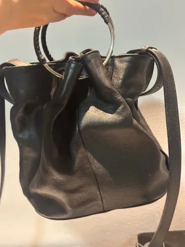 Bolsa Arrezo preta 100% couro