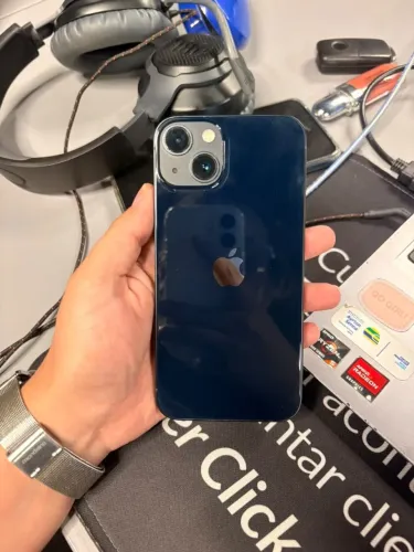 iPhone 13 - 128GB (seminovo em ótimo estado)