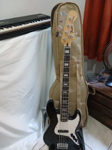 Baixo Fender