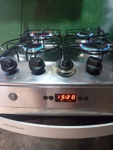 Vendo fogão de quatro bocas Brastemp