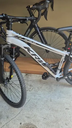 1 Bicicleta KRW - quadro 15.5 - Branco/preto