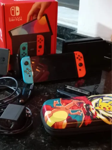 Nintendo Switch OLED com película e case