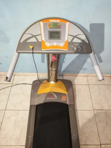 Esteira Elétrica Athletic Advanced Grande! 120Kg até 12KmH,Completa!