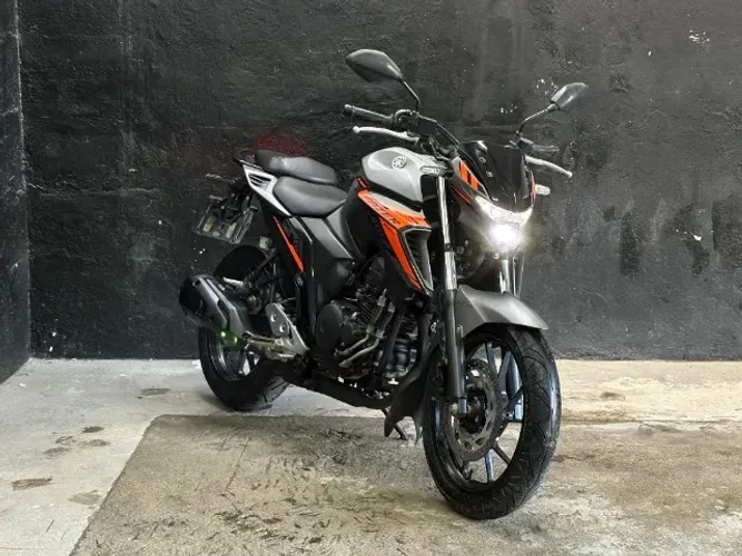 FAZER 2025 250CC COM APENAS 16 MIL RODADOS