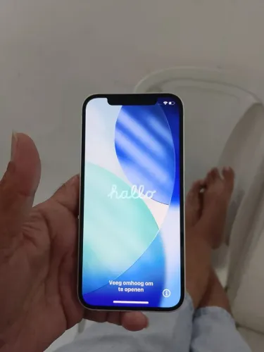 Vendo esse iPhone 12 normal pra retirada de peças 