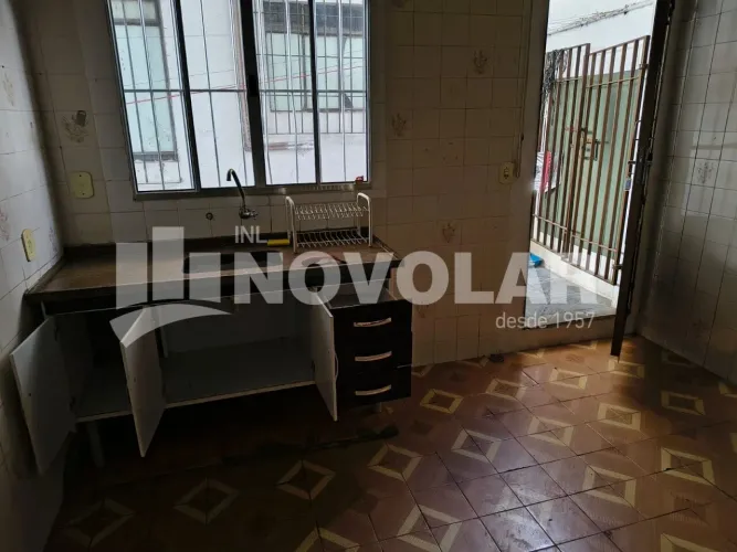 Casa Assobradada no Jardim Brasil com 1 Dormitório e 1 Vaga de Moto