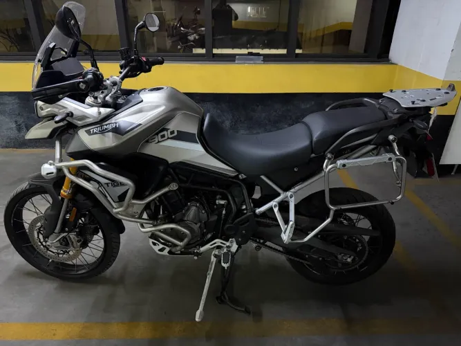 Vende-se Tiger 900 muito bem conservada!!