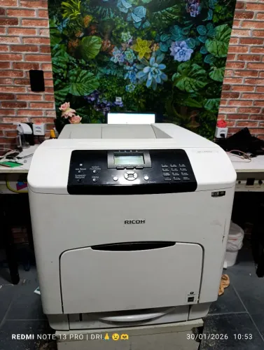 Impressora Colorida Ricoh 45 Páginas por minuto 