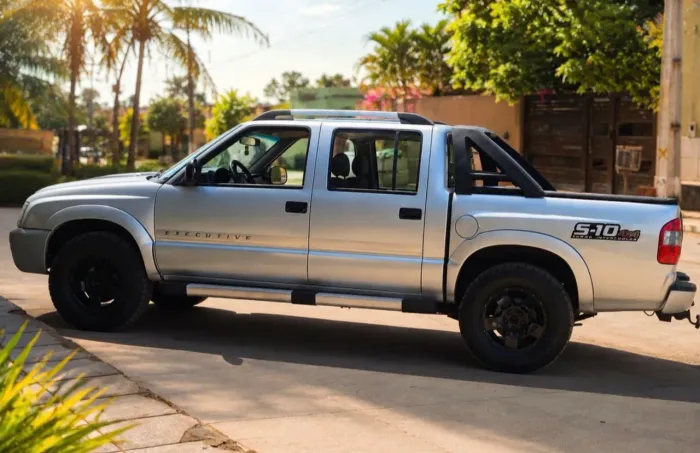 Chevrolet S10 Pick-up Exec. 2.8 4X4 CD TB Int.dies 2010