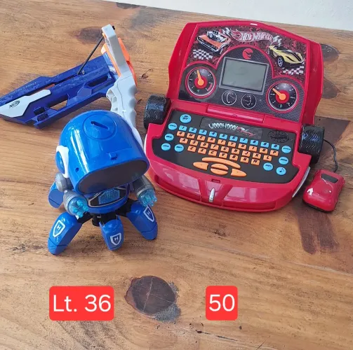 Brinquedos variados Lote 36
