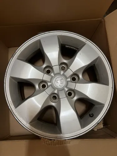 Roda rodas Hilux aro 16 originais