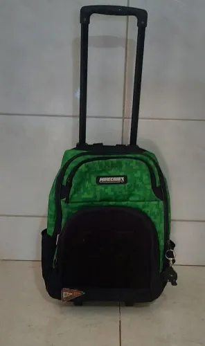 Mochilas usadas menino