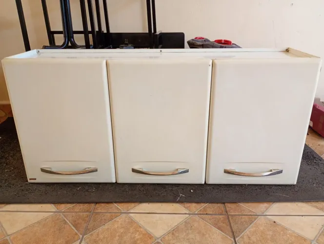 Armário de parede 3 porta
