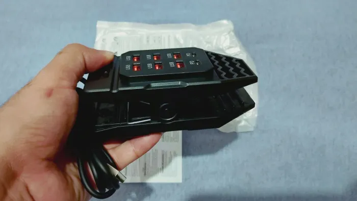 Hub tipo clip com 6 portas USB + duas tipo c