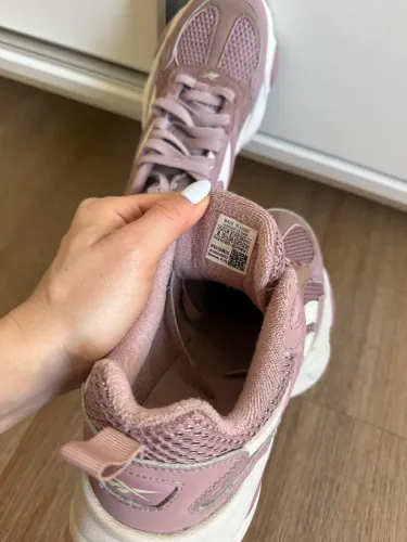 Tênis Reebok novo