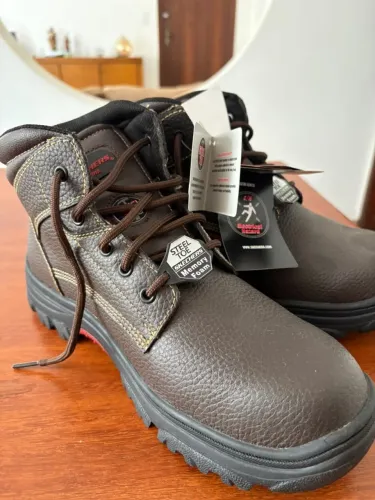 Bota Sketchers 43