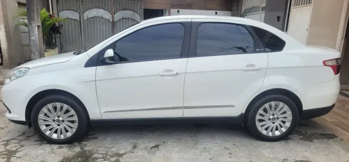 Fiat Grand Siena Essence 1.6 Flex 16V 2014