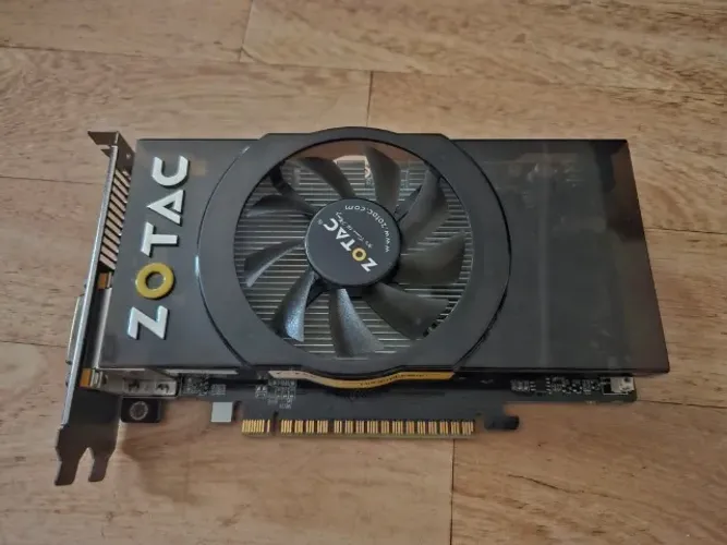 Placa de Vídeo Zotac GeForce GTS 450 - 1 GB