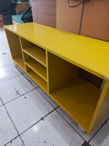 Rack amarelo